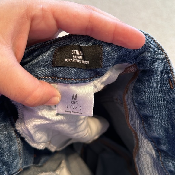Express Jeans Mid Rise Ultrahyper stretch Size 6/8/10 - Picture 4 of 5